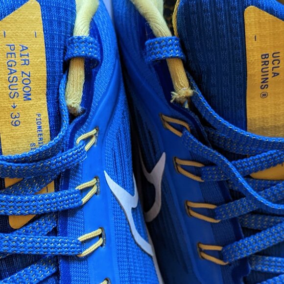 Nike Air Zoom Pegasus 39 UCLA Road Running Shoes Blue White Gold - Picture 7 of 8